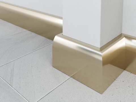 Listwa przypodłogowa LPC-06i 244x1,4x6,9cm